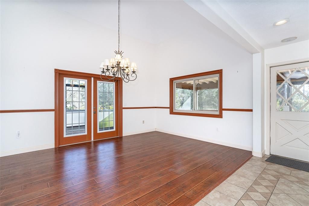 На продажу: $1,500,000 (6 спален, 4 ванн, 4792 Квадратных фут)