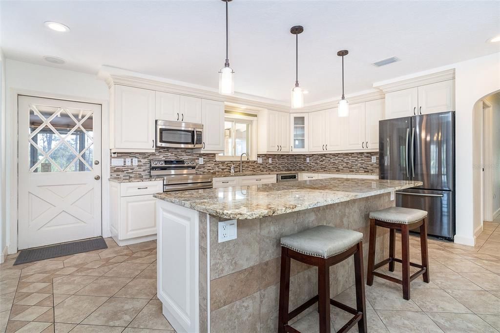 На продажу: $1,500,000 (6 спален, 4 ванн, 4792 Квадратных фут)