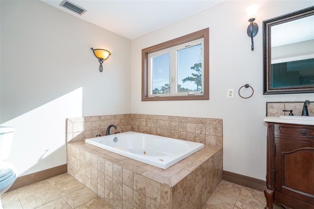 На продажу: $1,500,000 (6 спален, 4 ванн, 4792 Квадратных фут)