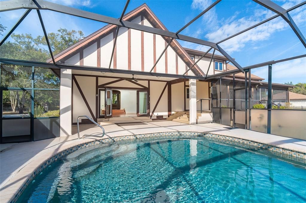 На продажу: $1,500,000 (6 спален, 4 ванн, 4792 Квадратных фут)