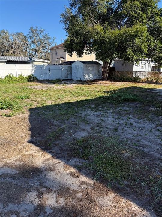 Active With Contract: $145,000 (2 beds, 1 baths, 624 Square Feet)