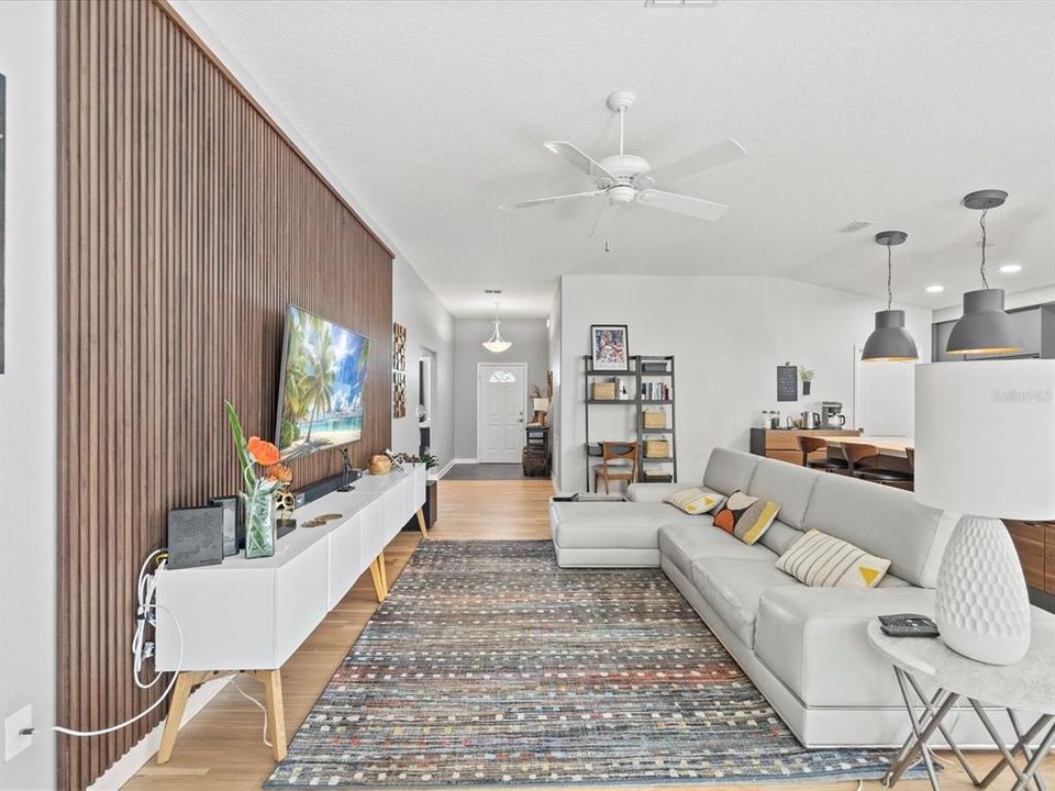 待售: $349,900 (3 贝兹, 2 浴室, 1597 平方英尺)