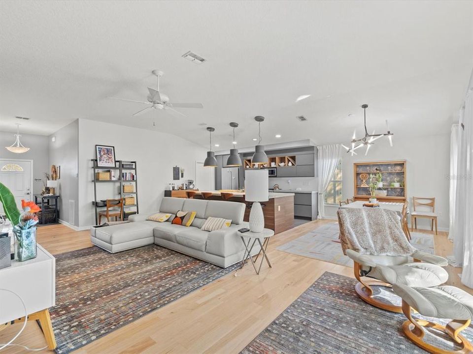 待售: $349,900 (3 贝兹, 2 浴室, 1597 平方英尺)