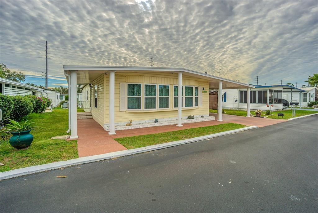 На продажу: $144,000 (2 спален, 2 ванн, 1128 Квадратных фут)