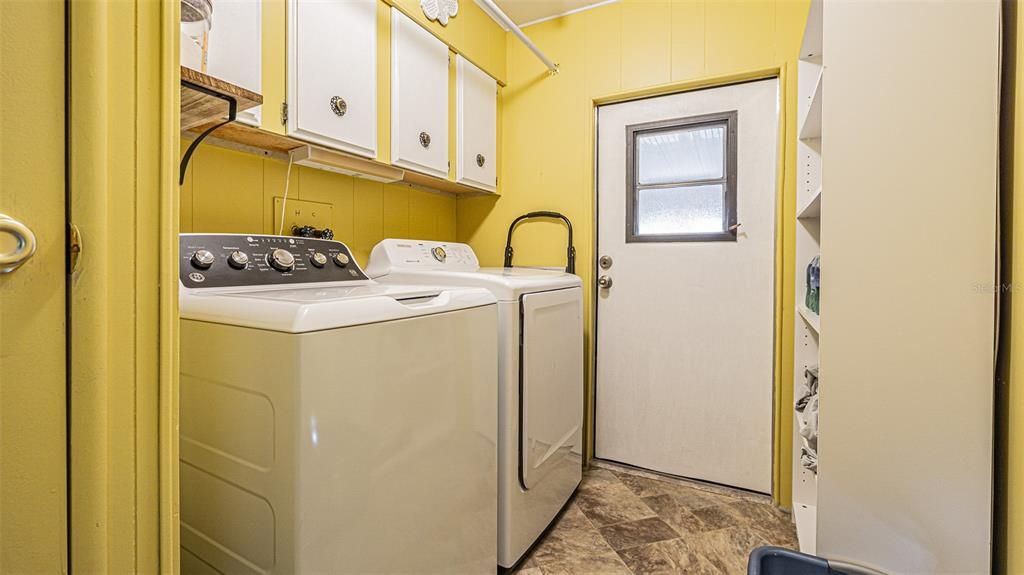 На продажу: $144,000 (2 спален, 2 ванн, 1128 Квадратных фут)