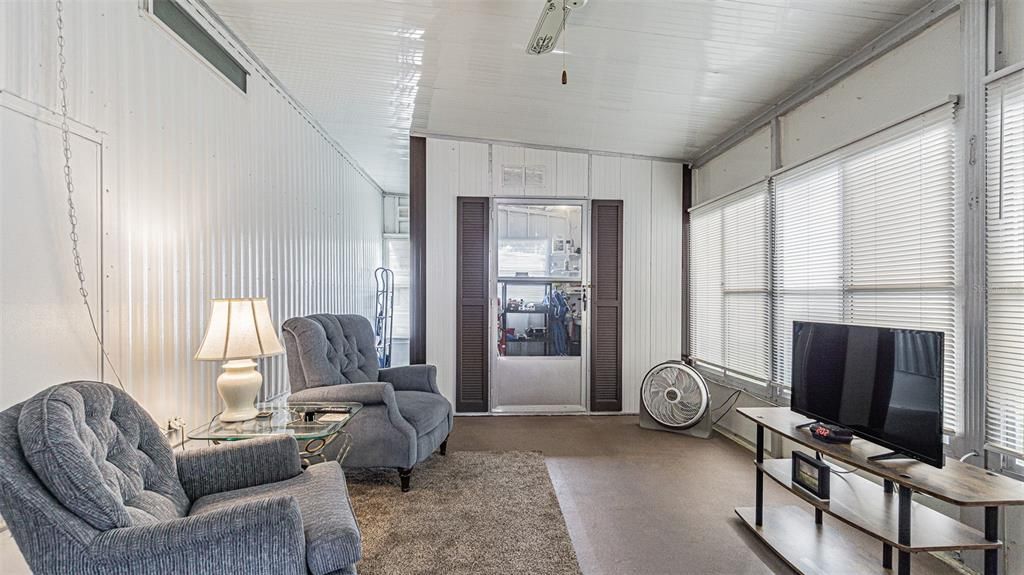 На продажу: $144,000 (2 спален, 2 ванн, 1128 Квадратных фут)