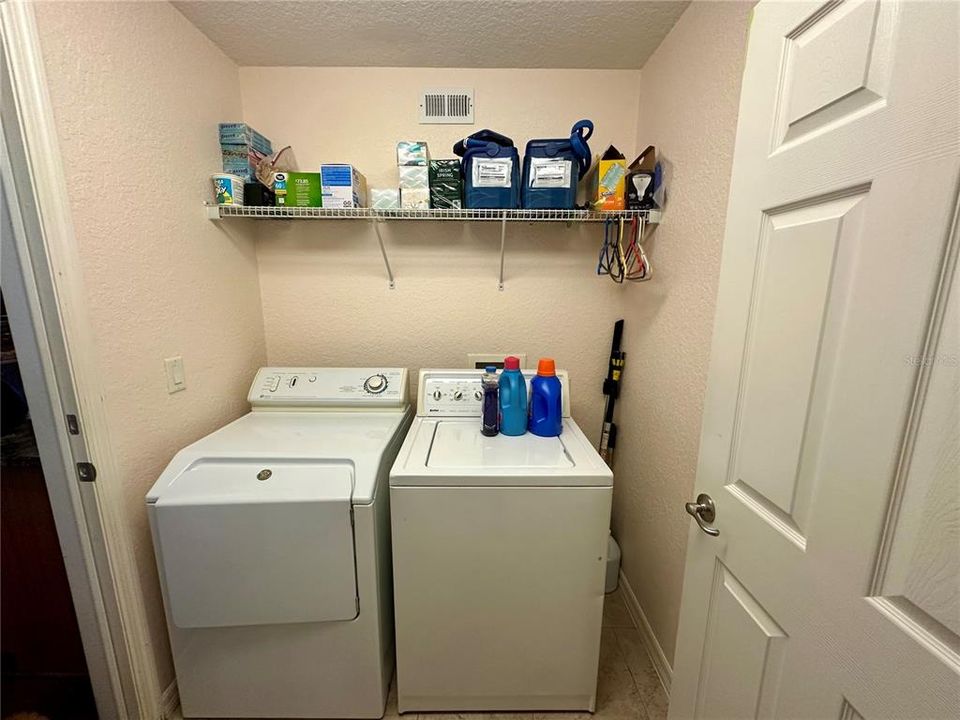 На продажу: $599,999 (4 спален, 2 ванн, 2234 Квадратных фут)