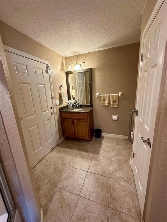 На продажу: $599,999 (4 спален, 2 ванн, 2234 Квадратных фут)