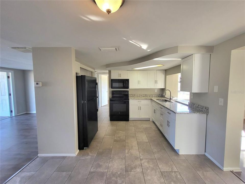 出租: $1,550 (2 贝兹, 1 浴室, 1064 平方英尺)