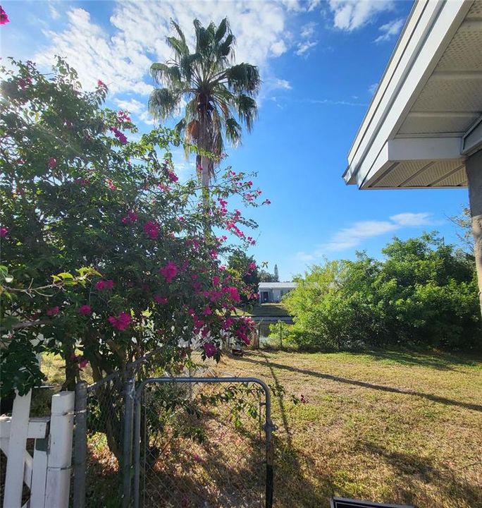 出租: $1,550 (2 贝兹, 1 浴室, 1064 平方英尺)