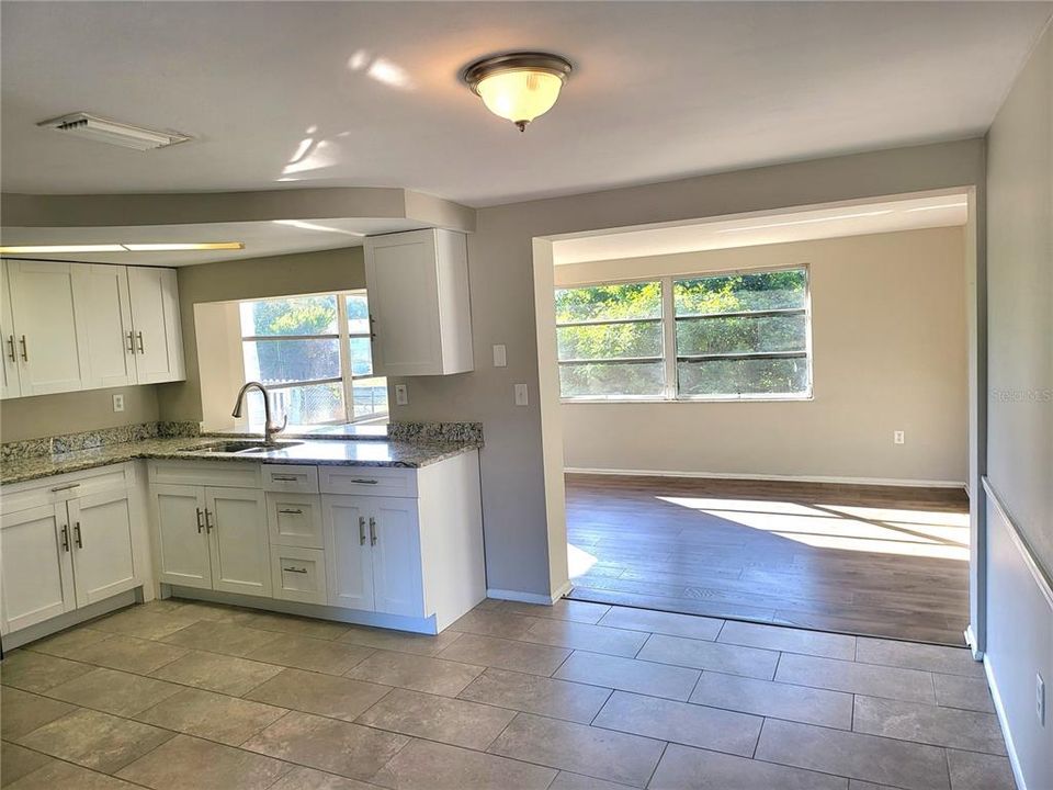 出租: $1,550 (2 贝兹, 1 浴室, 1064 平方英尺)