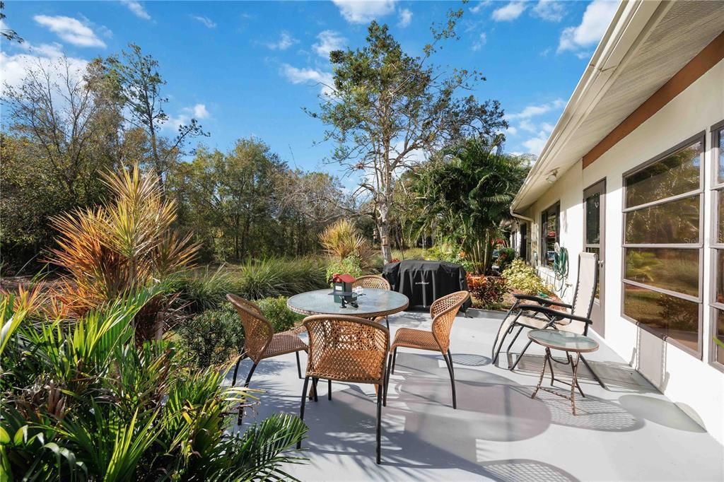 На продажу: $309,900 (2 спален, 2 ванн, 1333 Квадратных фут)