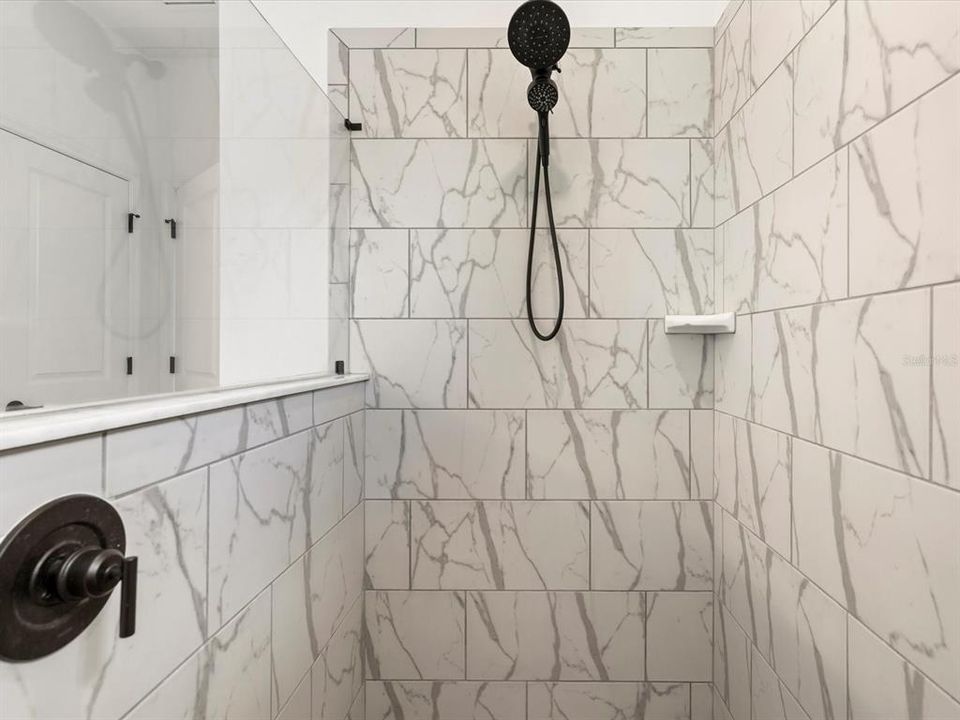 На продажу: $340,000 (2 спален, 2 ванн, 1700 Квадратных фут)