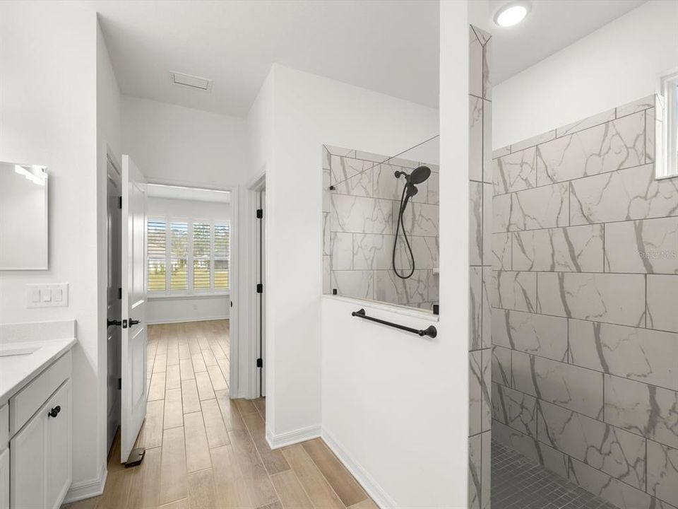 На продажу: $340,000 (2 спален, 2 ванн, 1700 Квадратных фут)