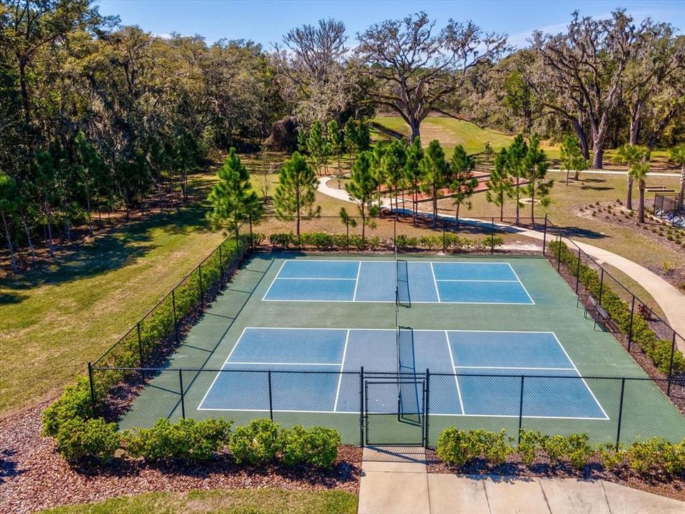 На продажу: $340,000 (2 спален, 2 ванн, 1700 Квадратных фут)