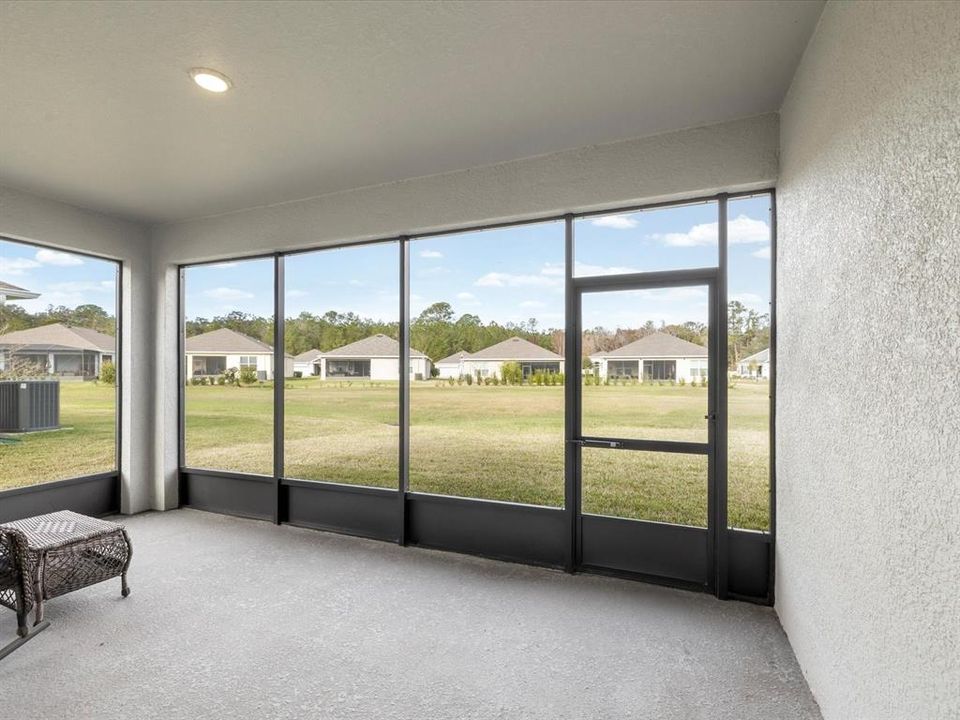 На продажу: $340,000 (2 спален, 2 ванн, 1700 Квадратных фут)