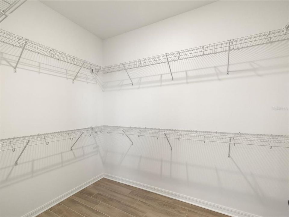 На продажу: $340,000 (2 спален, 2 ванн, 1700 Квадратных фут)