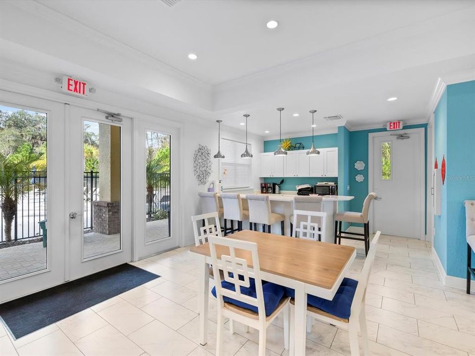 На продажу: $340,000 (2 спален, 2 ванн, 1700 Квадратных фут)