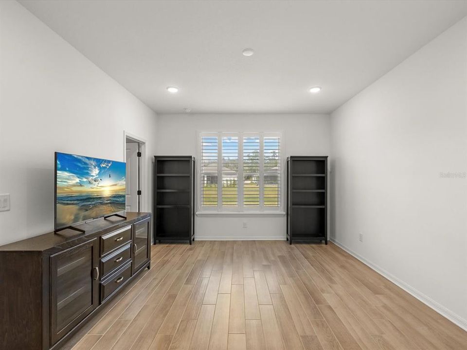 На продажу: $340,000 (2 спален, 2 ванн, 1700 Квадратных фут)