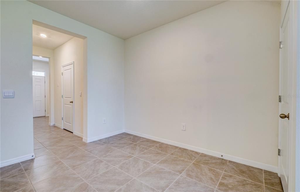 For Rent: $2,250 (3 beds, 2 baths, 1673 Square Feet)