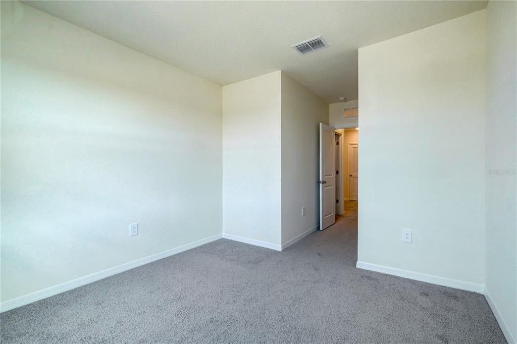For Rent: $2,250 (3 beds, 2 baths, 1673 Square Feet)