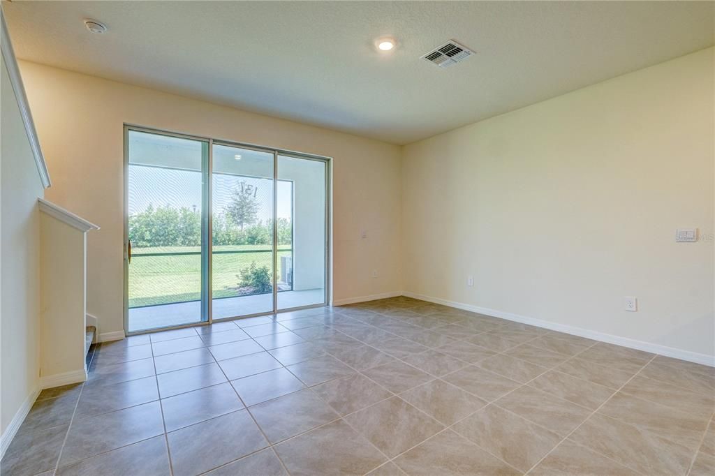 For Rent: $2,250 (3 beds, 2 baths, 1673 Square Feet)