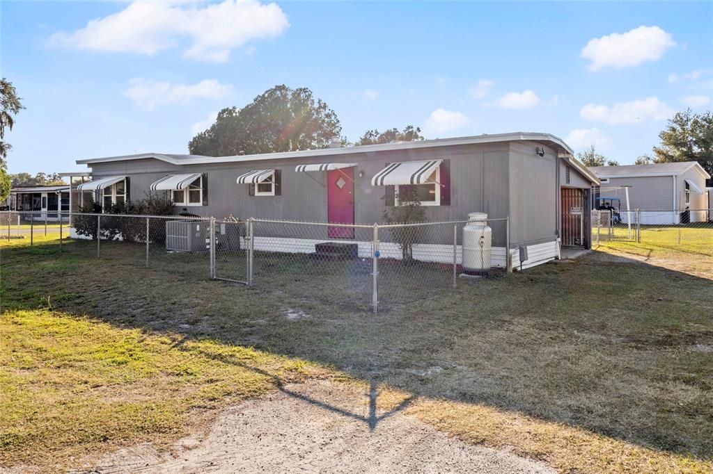 待售: $78,900 (2 贝兹, 1 浴室, 672 平方英尺)