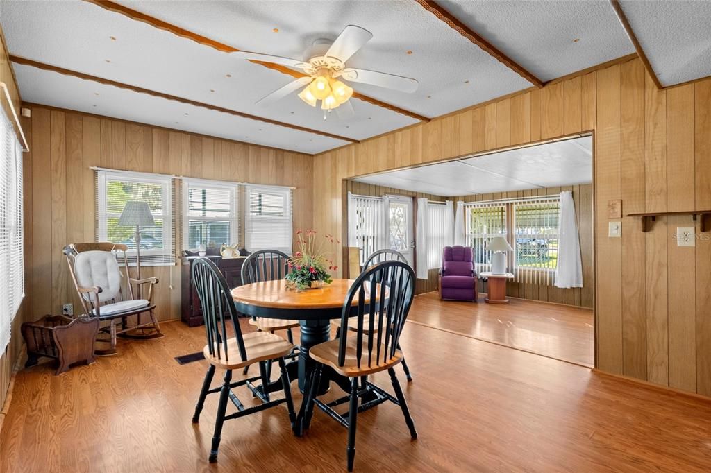 待售: $78,900 (2 贝兹, 1 浴室, 672 平方英尺)