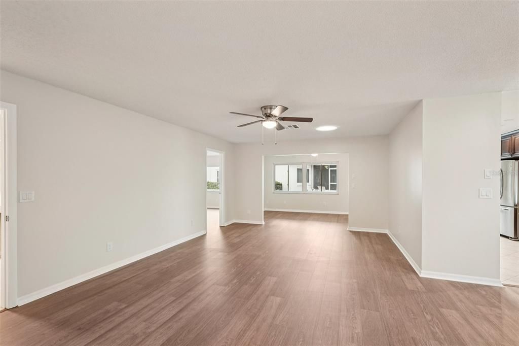 待售: $214,900 (2 贝兹, 2 浴室, 1403 平方英尺)