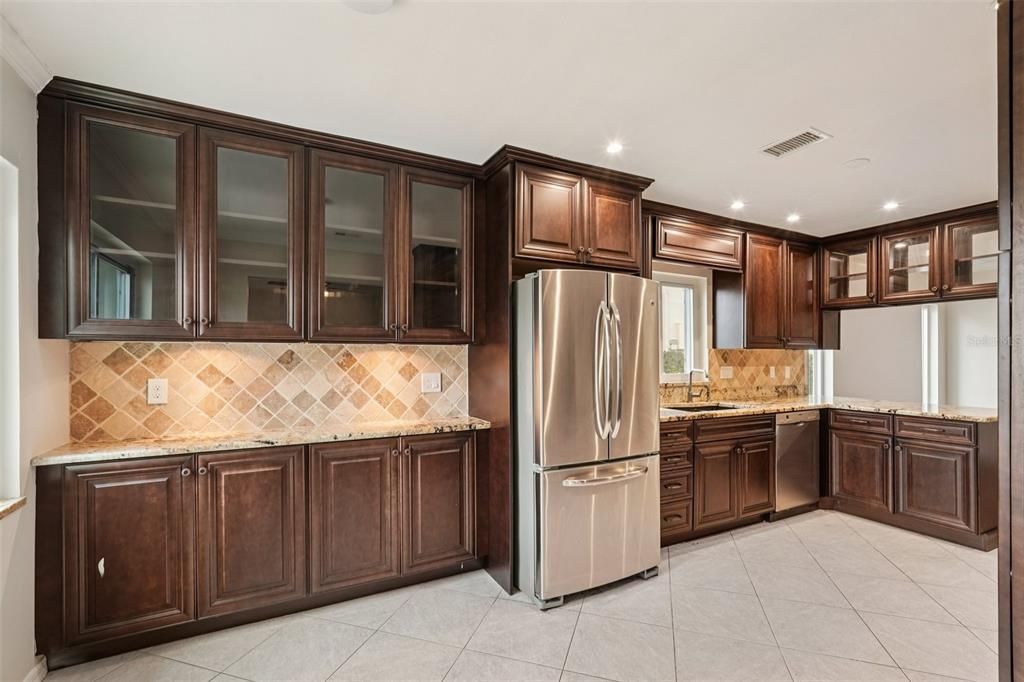 待售: $214,900 (2 贝兹, 2 浴室, 1403 平方英尺)