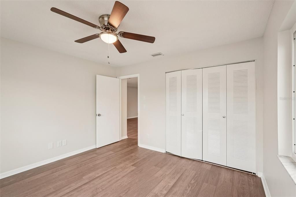 待售: $214,900 (2 贝兹, 2 浴室, 1403 平方英尺)