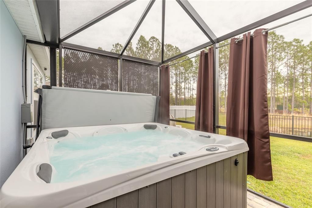 En Venta: $309,900 (3 camas, 2 baños, 1715 Pies cuadrados)