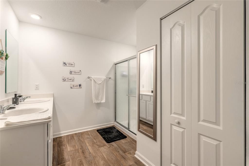 En Venta: $309,900 (3 camas, 2 baños, 1715 Pies cuadrados)