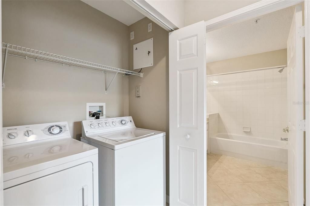 En Venta: $349,800 (2 camas, 2 baños, 1360 Pies cuadrados)