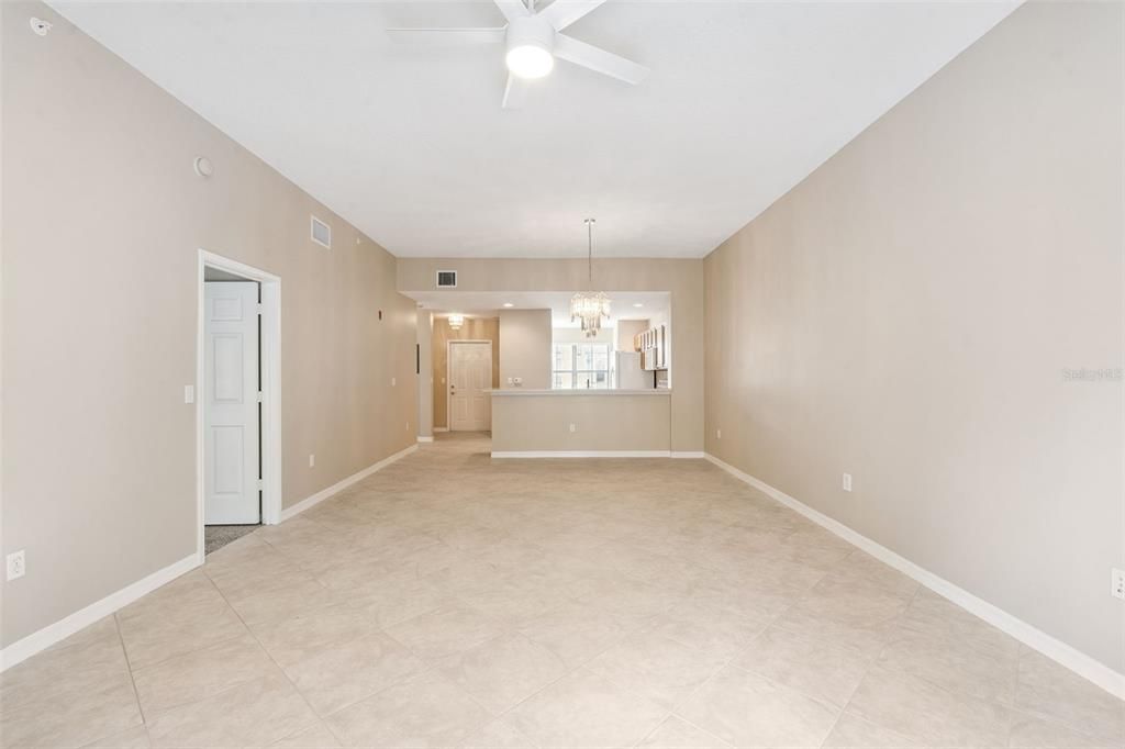 En Venta: $349,800 (2 camas, 2 baños, 1360 Pies cuadrados)