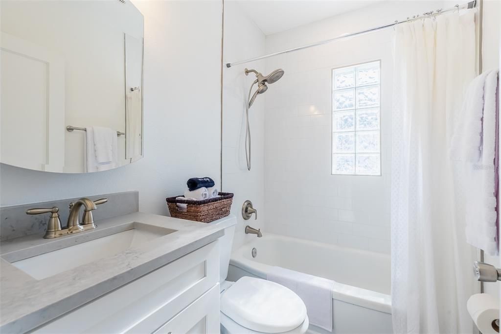 En Venta: $749,900 (3 camas, 1 baños, 1484 Pies cuadrados)