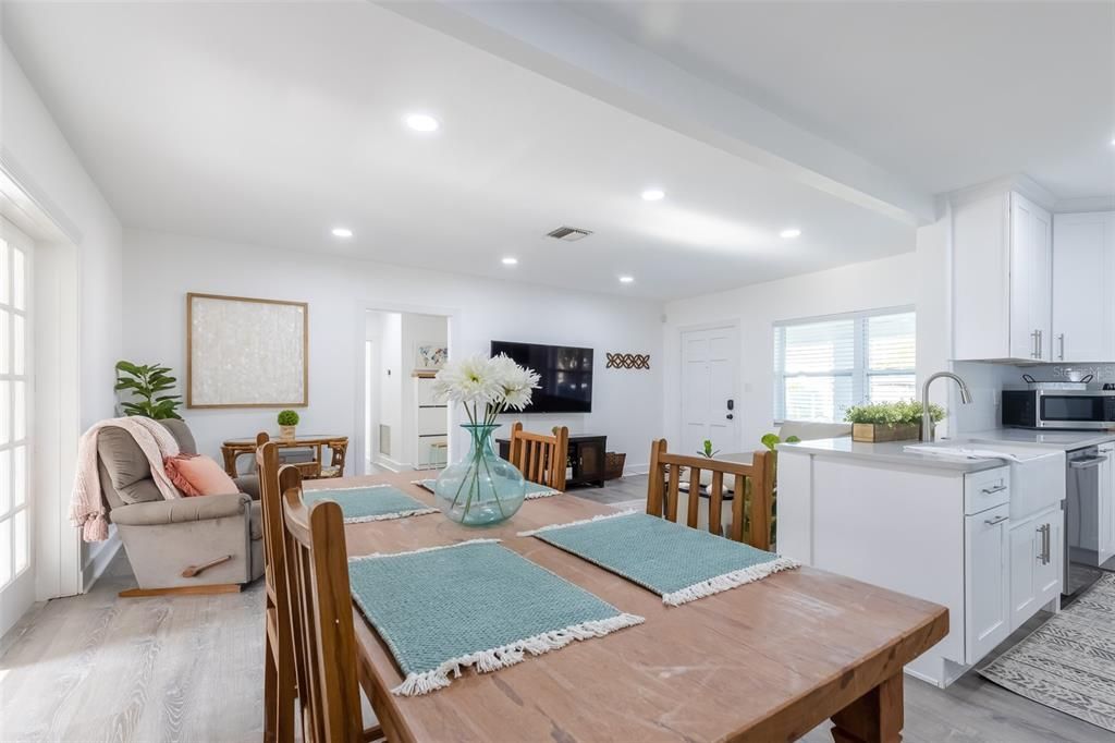 En Venta: $749,900 (3 camas, 1 baños, 1484 Pies cuadrados)