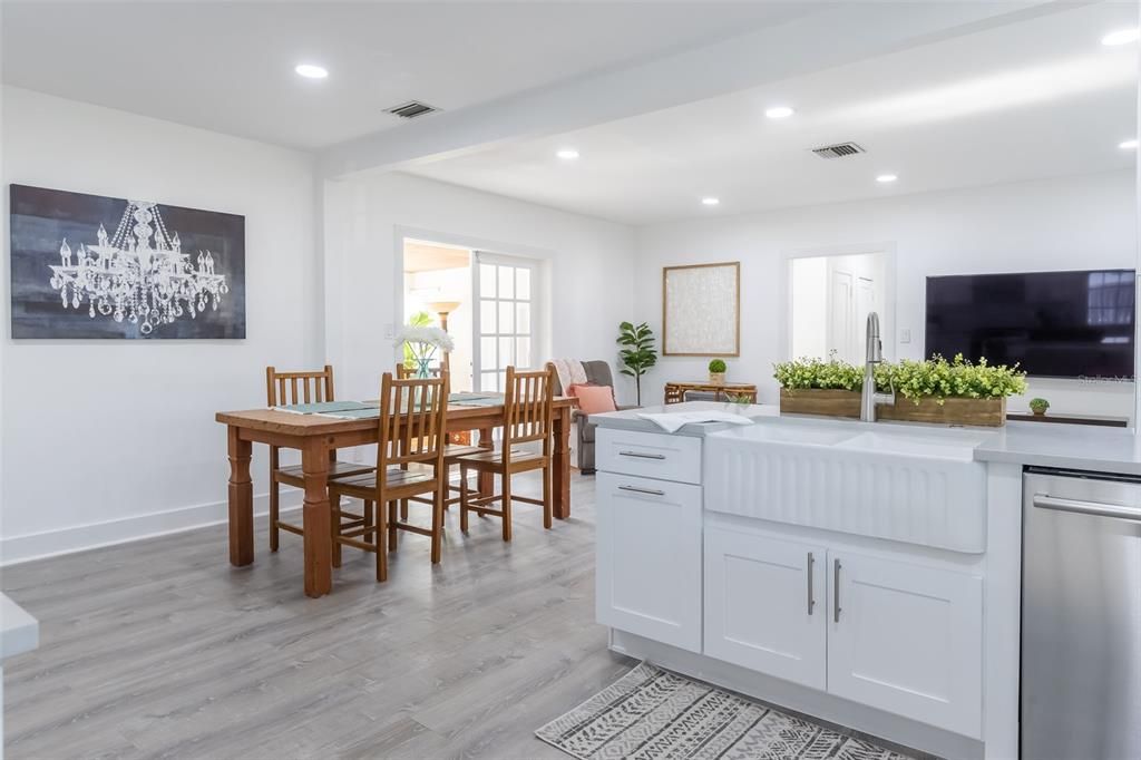 En Venta: $749,900 (3 camas, 1 baños, 1484 Pies cuadrados)