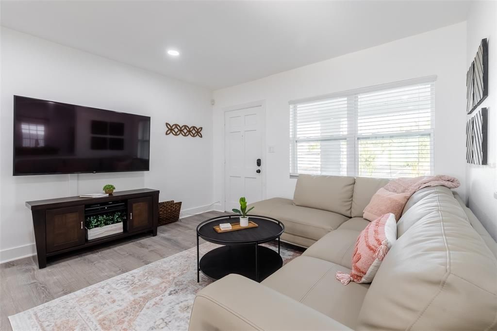 En Venta: $749,900 (3 camas, 1 baños, 1484 Pies cuadrados)