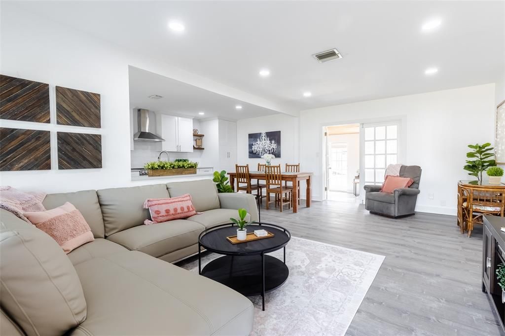 En Venta: $749,900 (3 camas, 1 baños, 1484 Pies cuadrados)