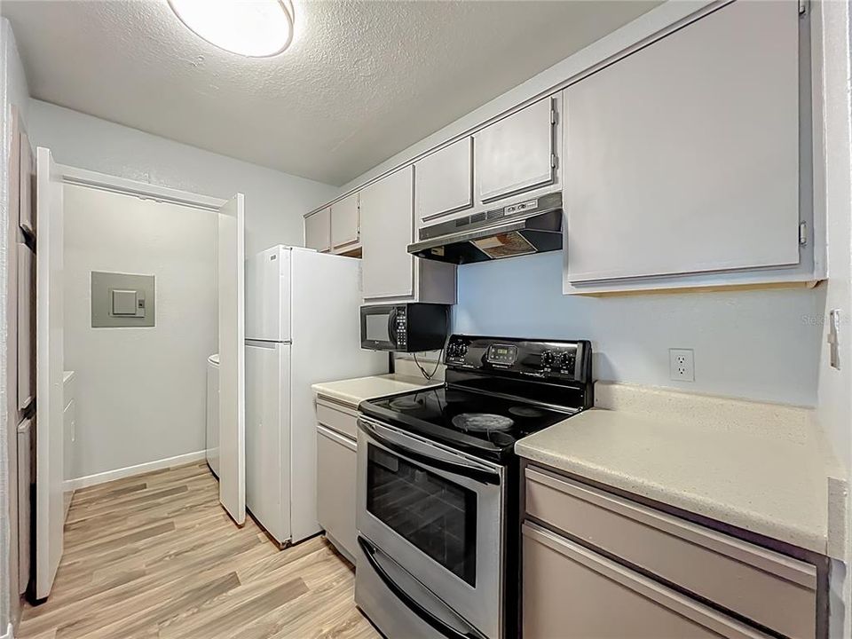 На продажу: $139,000 (2 спален, 1 ванн, 810 Квадратных фут)