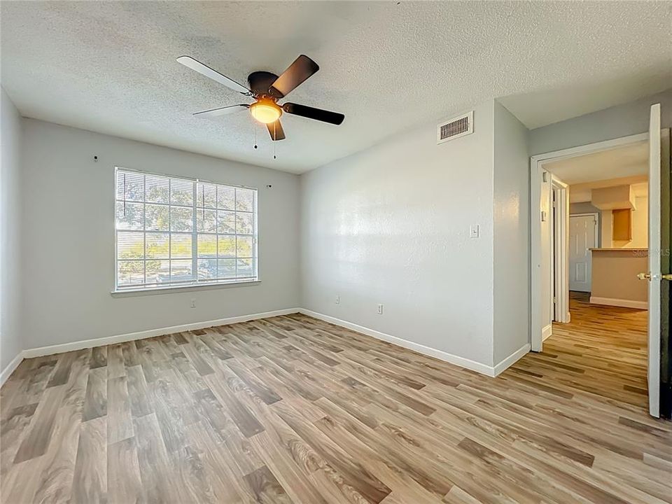 На продажу: $139,000 (2 спален, 1 ванн, 810 Квадратных фут)