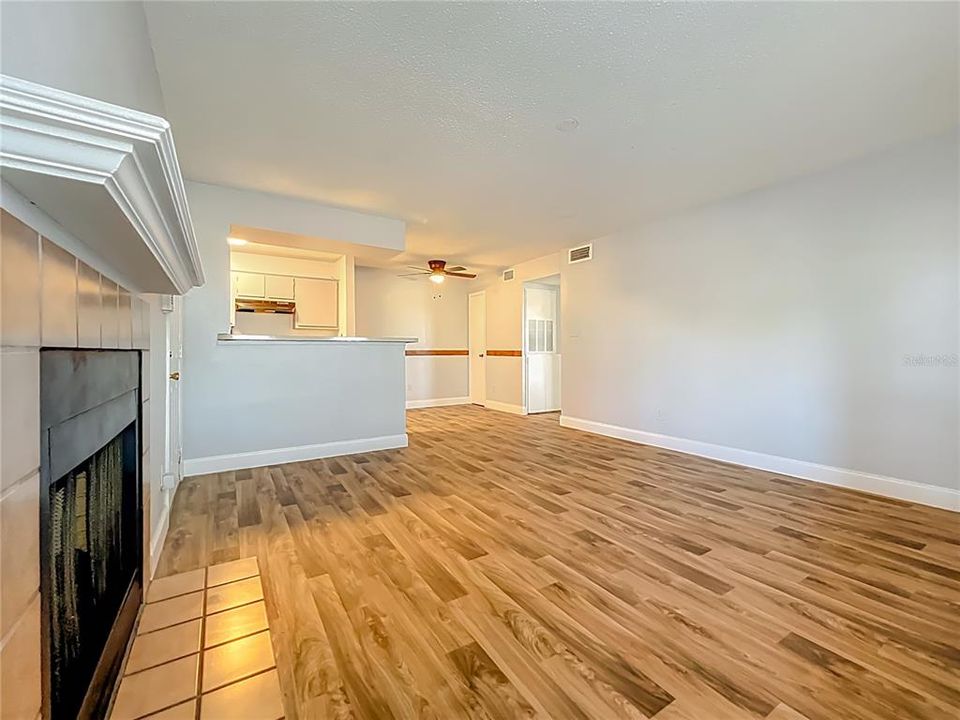 На продажу: $139,000 (2 спален, 1 ванн, 810 Квадратных фут)