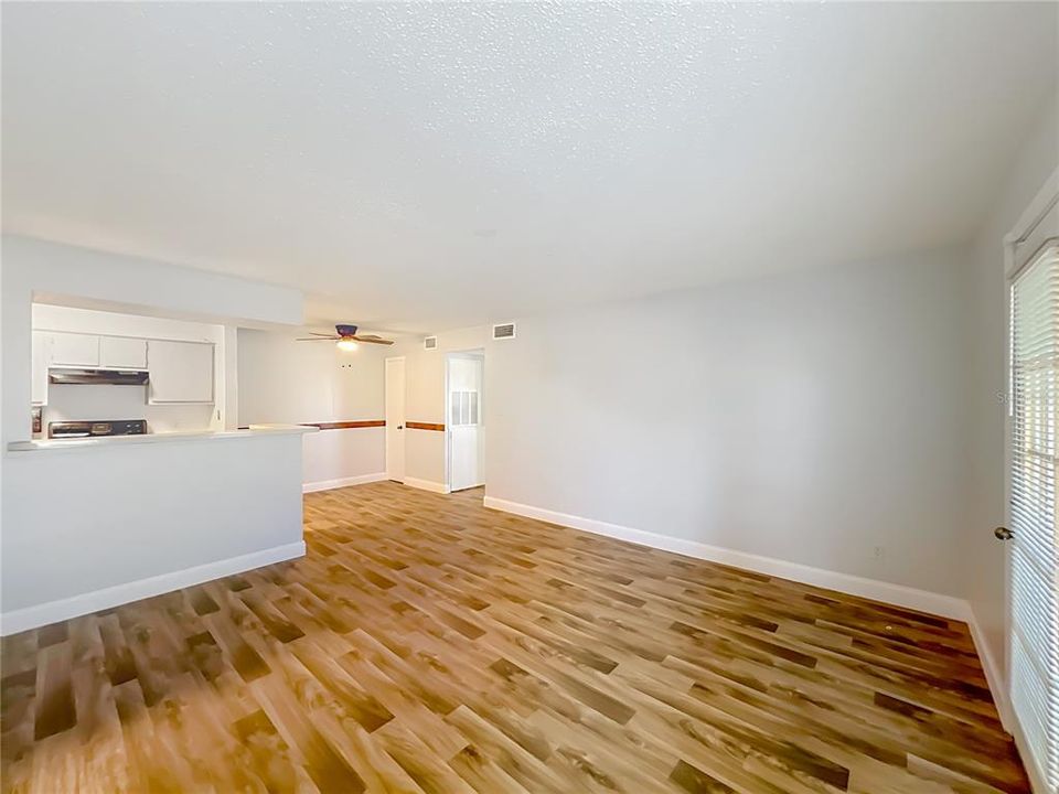 На продажу: $139,000 (2 спален, 1 ванн, 810 Квадратных фут)