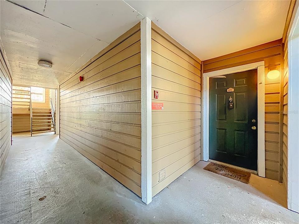 На продажу: $139,000 (2 спален, 1 ванн, 810 Квадратных фут)