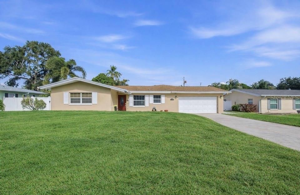 На продажу: $624,990 (3 спален, 2 ванн, 2257 Квадратных фут)