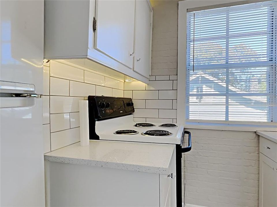 For Rent: $1,995 (1 beds, 1 baths, 740 Square Feet)