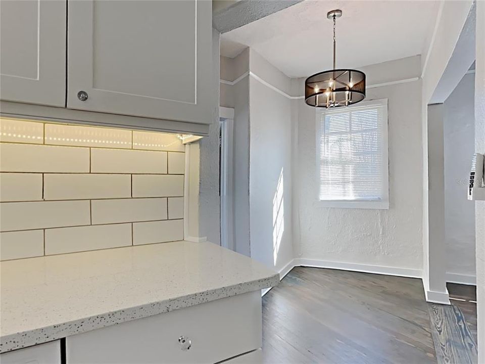 For Rent: $1,995 (1 beds, 1 baths, 740 Square Feet)