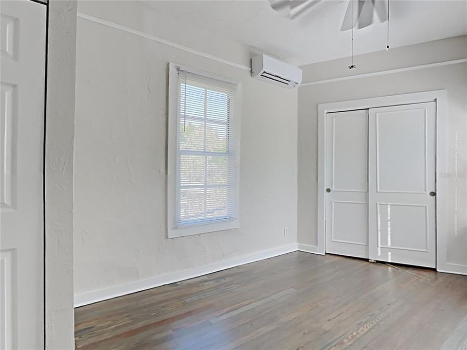 For Rent: $1,995 (1 beds, 1 baths, 740 Square Feet)