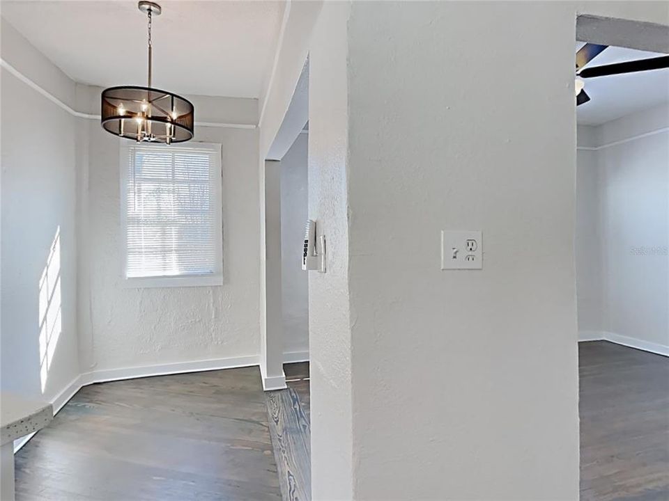 For Rent: $1,995 (1 beds, 1 baths, 740 Square Feet)